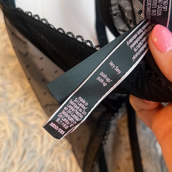 Victoria’s Secret very sexy embroidered lace push up bra top - Picture 5 of 6